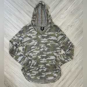 Bobeau V-Neck Sweater Gray and Green